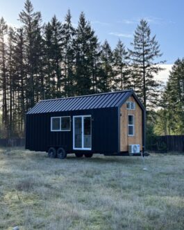 Tiny house for airbnb 26*8.5